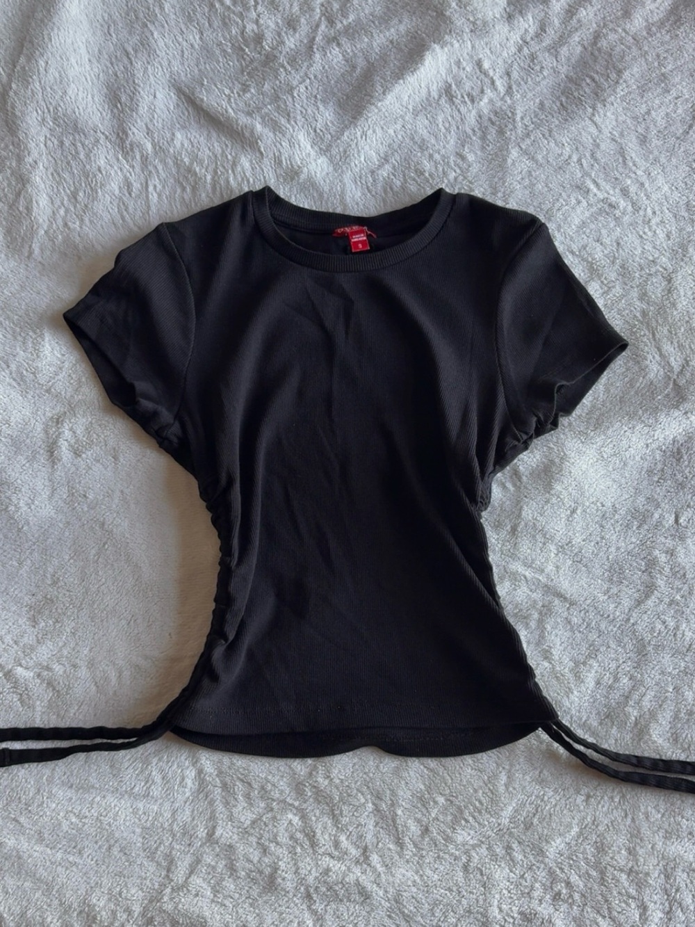 guess black cinched tee